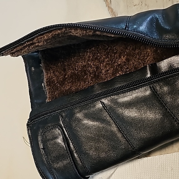 Genuine Italian leather "fur" lined boots - Picture 2 of 5